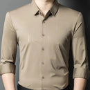 [Leve 5, Pague Só 3] Camisa Social Marquessio Masculina de Manga Longa em Seda Mulberry, Tencel e Poliéster + Relógio, Carteira e Cinto Grátis